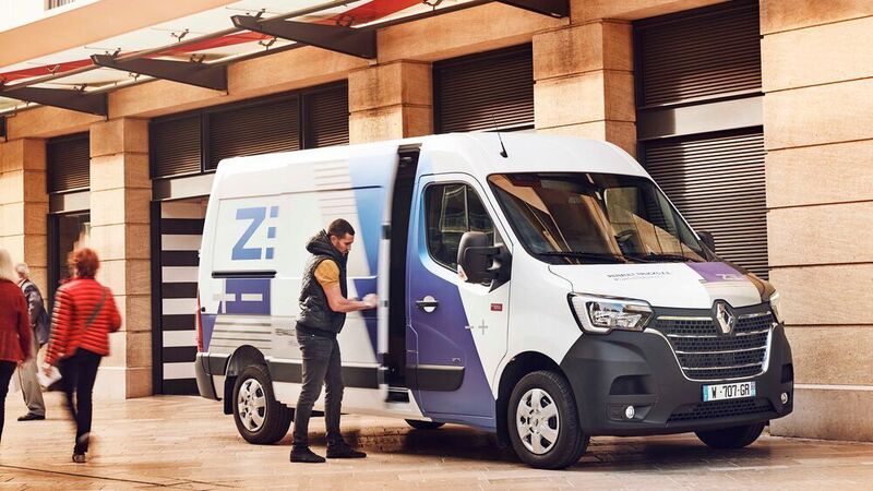 Für mehr Zuladung: Der elektrische Transporter Master Z.E. kann ab sofort auch in einer 3,5-Tonnen-Variante bestellt werden.  (Renault Trucks)
