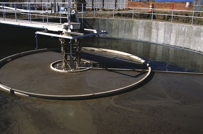 Frequenzumrichtermodule sind speziell für die Anforderungen der Pumpenregelung mit quadratischem Drehmoment ausgelegt und bieten eine hohe Verfügbarkeit bei reduzierten Energiekosten in Pumpensystemen (Archiv: Vogel Business Media)