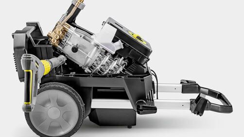 Im Geräteinneren befinden sich ein vierpoliger Motor sowie eine Taumelscheibenpumpe. (Bild: Kärcher)
