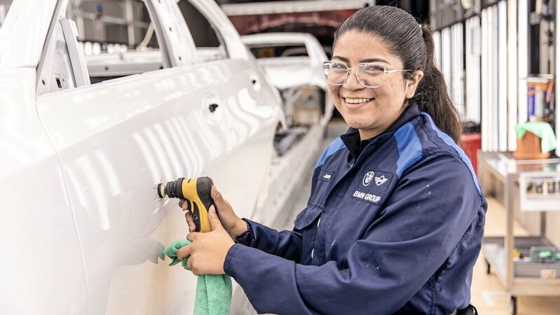 Auch BMW richtet sein Produktionsnetzwerk auf E-Mobilität aus. Ins mexikanische Werk San Luis Potosi etwa investiert das Unternehmen 800 Millionen Euro.