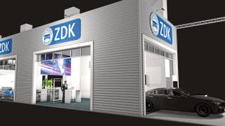 Der ZDK-Stand bei der Automechanika ist von allen Seiten offen und bietet auf zwei Etagen viel Raum für Gespräche, Austausch, Informationen und Vorführungen.  (Bild: ZDK)