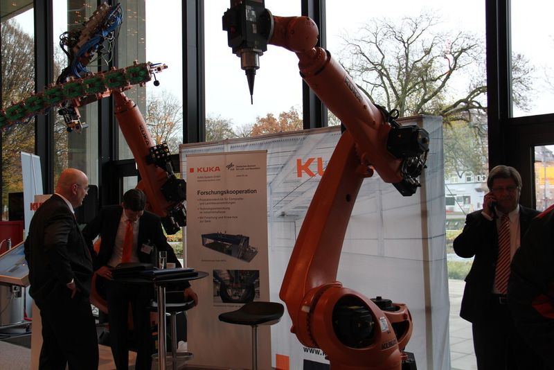 Firmen zeigen ihr CFK-Know-how... (Bild: Königsreuther)