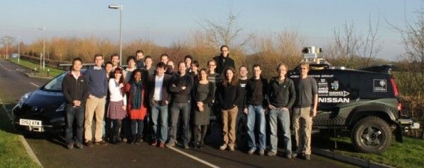 Autonom und elektrisch: Die Mobile Robotics Group der Oxford University hat einen Nissan LEAF zum autonom fahrenden Elektroauto umgebaut (Bild: MRG, Oxford University)