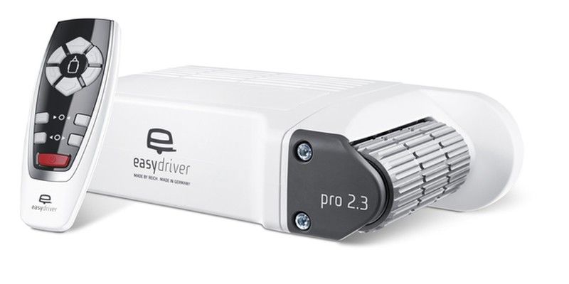 Red Dot Award 2015 - Rangierantrieb asydriver von REICH: Easydriver sind Rangierhilfen, mit denen Wohnwagen und Anhänger einfach bewegt werden können. Dank leichter, leistungsstarker Motoren, einem effizienten Getriebe und einer neu entwickelten elektronischen Steuerung können Ein- oder Tandemachser mithilfe einer Fernbedienung auch in kleine Lücken und auf unwegsamem Gelände rangiert oder auf der Stelle gedreht werden. Das Gehäuse ist aus einem speziellen Material gefertigt, das den easydriver vor Korrosion schützt. (Bild: Red Dot)