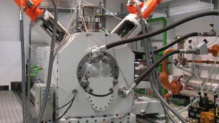 Im Tribologieprüfstand des ITR Clausthal werden Gleitlager auf ihre Belastbarkeit untersucht. Bilder: Micro-Epsilon (Archiv: Vogel Business Media)