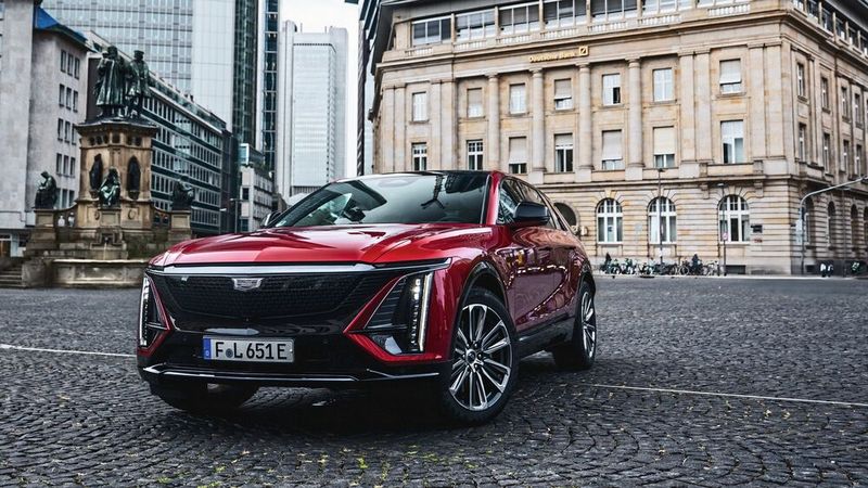 In der Metropolregion Frankfurt hofft der Importeur für den Neustart auf die richtige Zielgruppe. (Bild: Cadillac/simonrainer.com)
