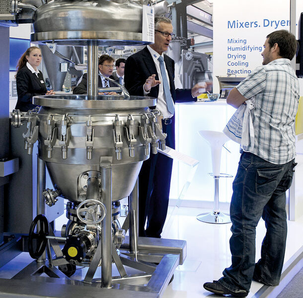 From product sensitive to explosion protection - the demands for powder bulk handling solutions are high. (Picture: Dechema)
