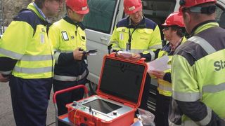 Das Team bei der Messung und Auswertung. (SebaKMT)