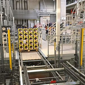 In hochdynamischen Lager- und Kommissioniersystemen sind effiziente Safety-Lösungen unabdingbar.