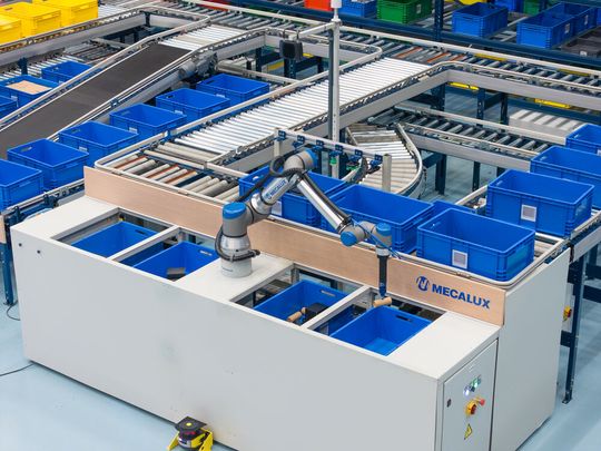 KI im Teilefluss! Siemens, Universal Robots (UR) und Zivid kombinieren ihr Know-how, um das Intralogistik-Fulfillment noch weiter zu automatisieren. Erfahren Sie hier, welche Systeme dafür jetzt ineinandergreifen.(Bild:  UR)