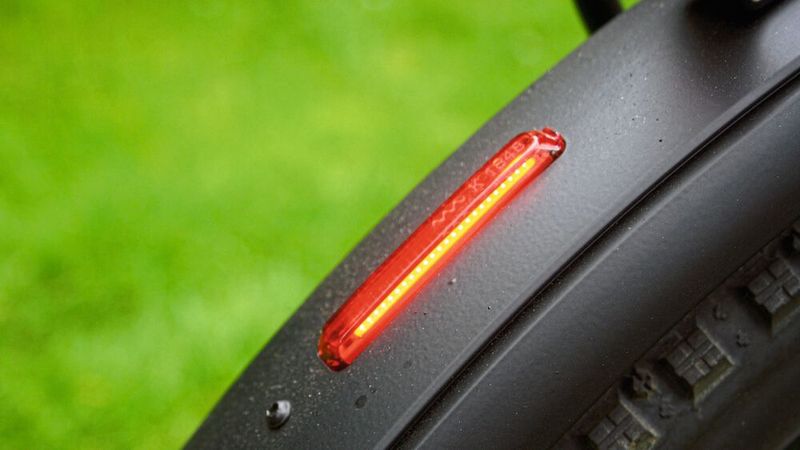 Die Curana-Schutzbleche sind 70 Millimeter breit. Im hinteren Schutzblech ist das Rücklicht integriert. (Bild: SP-X/Mario Hommen)