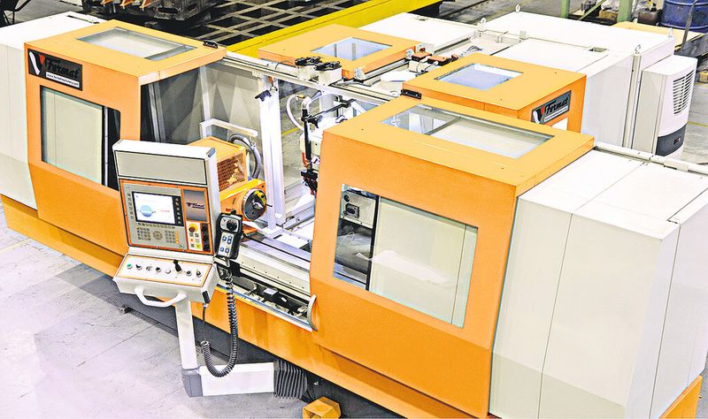 Die Schleifmaschine BUB E 40/1000 CNC wurde von Fermat Machine Tool für hochpräzises Universalschleifen entwickelt – mit Automatisierung von B&R. (Bild: B&R/Fermat)