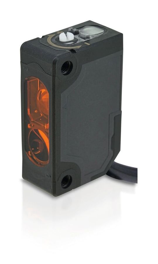 Die Serie SA2E zeichnet sich durch eine kompakte Bauform, eine hohe Erfassungsgenauigkeit und eine kurze Reaktionszeit aus. Sie lässt sich in unterschiedlichen industriellen Umgebungen einsetzen. Vier Erfassungsmethoden stehen zur Verfügung, die eine flexible Anpassung an verschiedene Anwendungen ermöglichen.(Bild:  Apem)