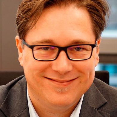 Comsol-Geschäftsführer Thorsten Koch: „Ein Trend sind die Large Language Models und KI-gestützte Automatisierungen, die zunehmend an Bedeutung gewinnen. Hier sehen wir großes Potenzial für unsere Branche.“ (Bild: Comsol)