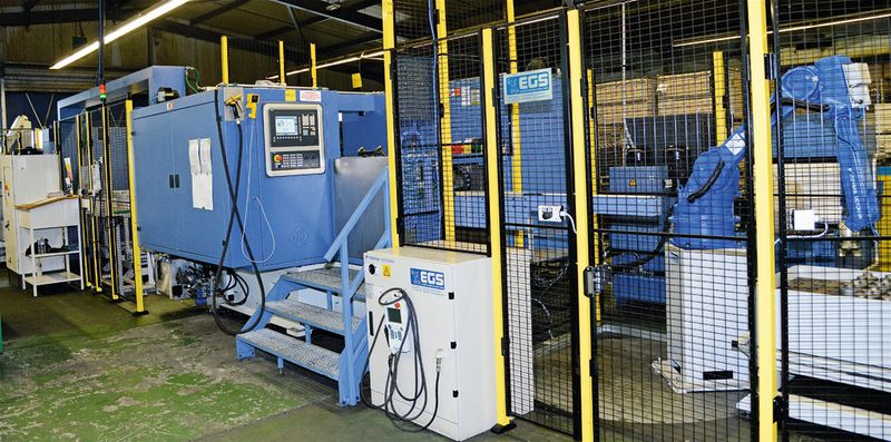 Bild 2: Blick auf das Automatisierungsmodul eins mit dem angeschlossenen Drehzentrum. (Bild: Högel)