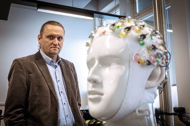 Gernot Müller-Putz, Leiter des Instituts für Neurotechnologie der TU Graz, ist eine internationale Koryphäe auf dem Gebiet der BCI-Forschung.  (Lunghammer – TU Graz)