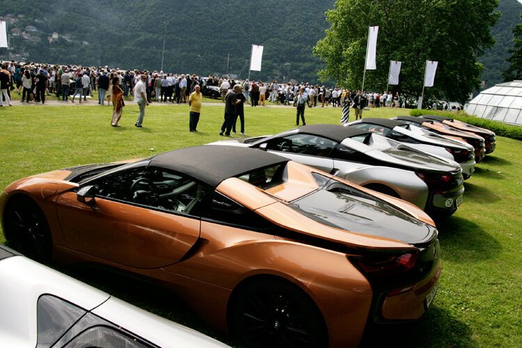 ... einige BMW i8-Roadster. (Bild: Ampnet)