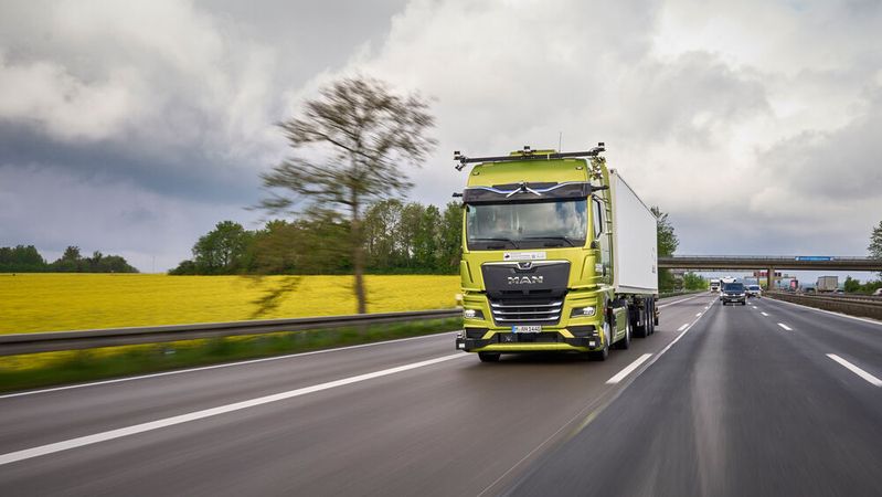 MAN testet einen autonom fahrenden Lkw auf der Autobahn.(Bild:  MAN Truck & Bus)