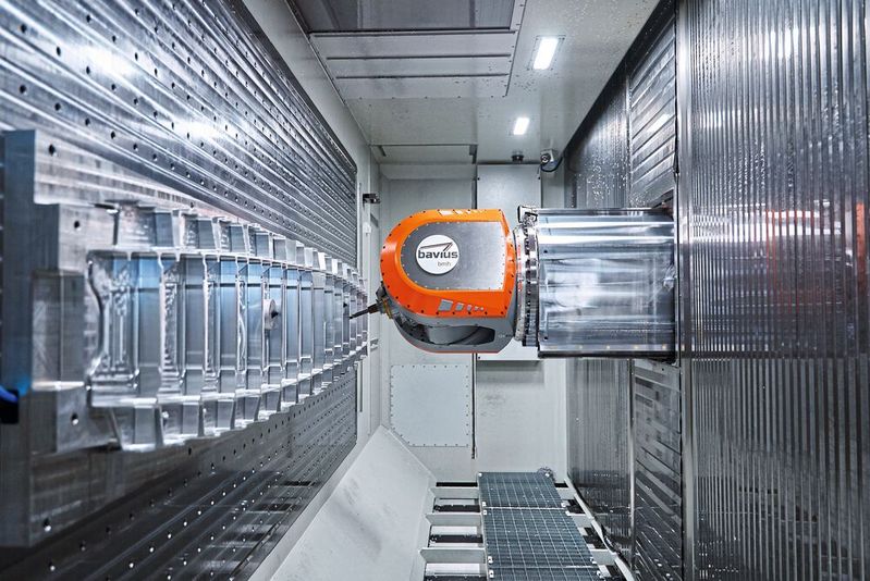 In der Aero Cell 160 arbeitet im Fräskopf bavius bmh3 eine neue Fischer-Hochleistungsspindel mit 30.000 Umdrehungen pro Minute und einer Leistung bis zu 140 Kilowatt, die im S6-Betrieb Zerspanungsraten bis zu 20,2 Liter pro Minute und im S1-Betrieb bis zu 16,7 Liter pro Minute ermöglicht.(Bild:  bavius)
