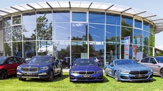 Das Autohaus Hofmann vertreibt in Ingolstadt seit 1960 BMW-Fahrzeuge. (HW-Gruppe)