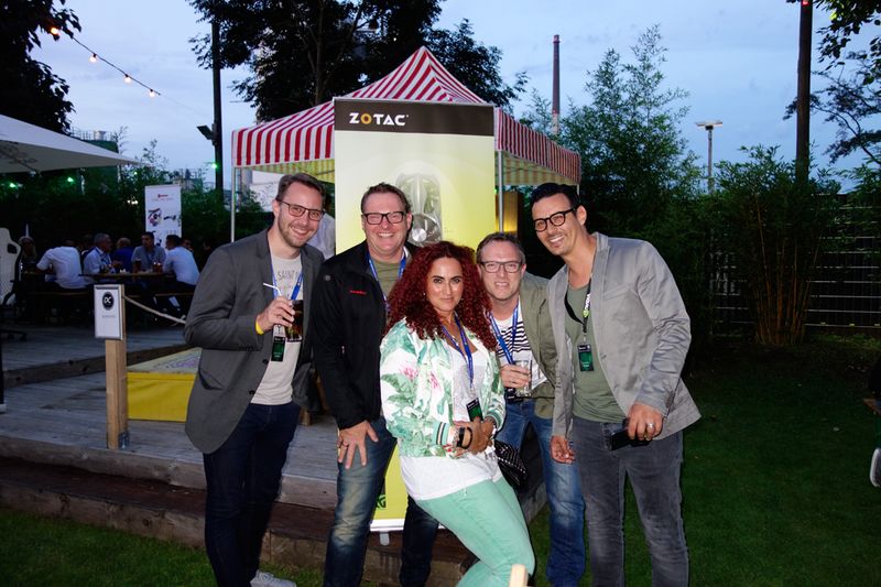 Besa, IT-BUSINESS, mit den NVIDIA Jungs. (Bild: IT-BUSINESS)