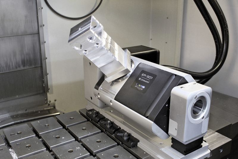 Bild 1: Mit dem nachgerüsteten Getriebedrehtisch von Lehmann kann ein Werkstück in vielen Fällen in nur einer Aufspannung komplett bearbeitet werden. (Bild: Peter Lehmann)