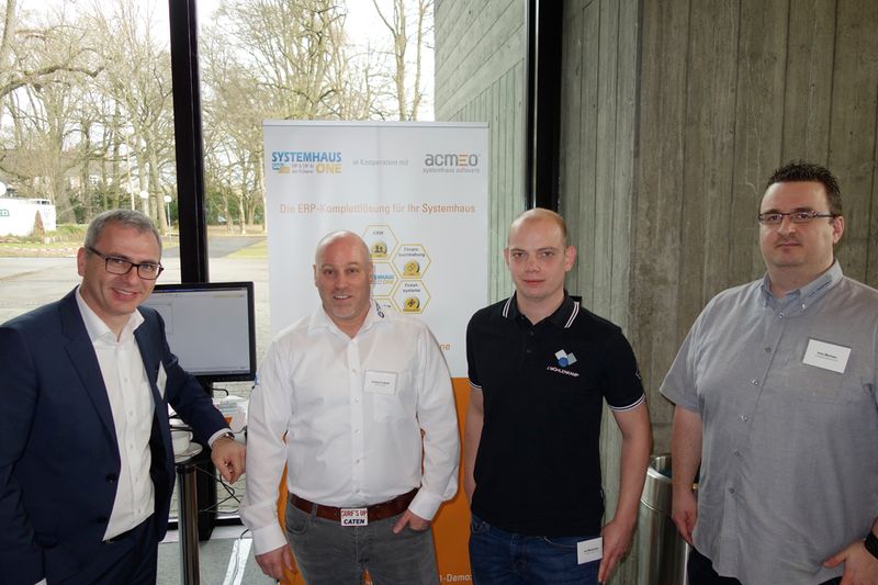 (v. l.) Thomas Neumeier, neumeier AG, mit Andreas Schlund, schlund networks, Jan Möhlenkamp und Felix Martinez, SIT Solutions. (Bild: IT-BUSINESS)
