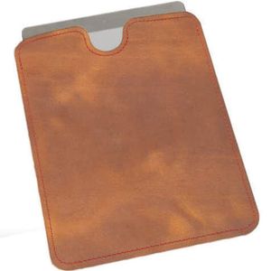 „Sleeve“: Tasche in brauner Vintage-Optik.