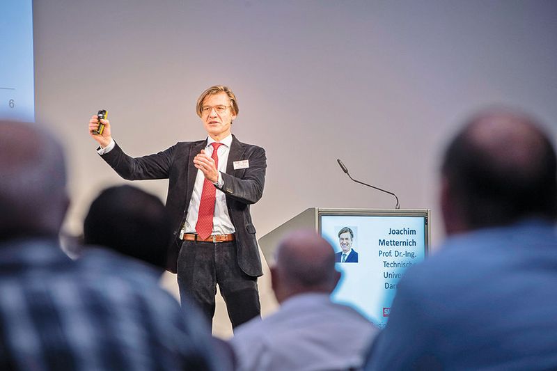 Joachim Metternich von der Technischen Universität Darmstadt eröffnete den 5. SMM-Kongress in Luzern als 1. Referent. (VBM/Thomas Entzeroth)