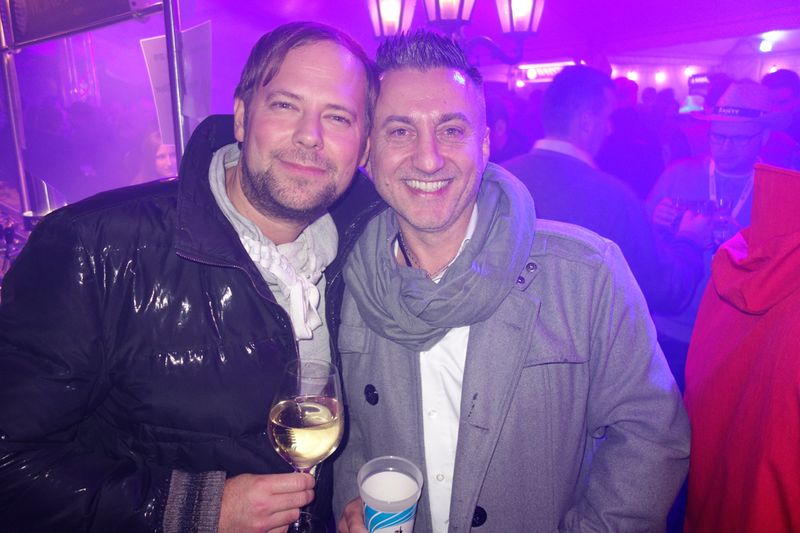 Wahre Liebe gibt es nur unter Männer: (l.) Florian Löbig und Dragan Davidovic, MSI (Bild: IT-BUSINESS)