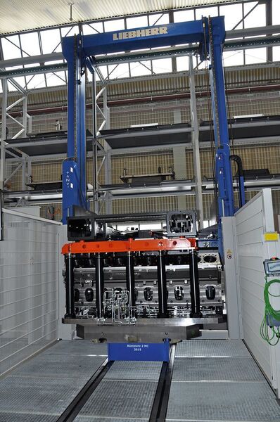 Liebherr Machines Bulle SA haben die Produktion großer Dieselmotoren komplett automatisiert. (Liebherr)