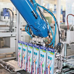 Über 40 Roboter von ABB sind bei Trisa in Triengen im Einsatz, vor allem in der Endverpackung.
