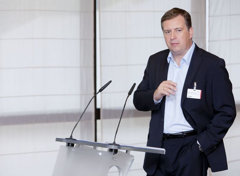 Martin Berchtenbreiter, General Manager Mittelstand & Partner bei Microsoft, legte den Fokus auf den Wechsel zum service-orientierten Business. (Archiv: Vogel Business Media)
