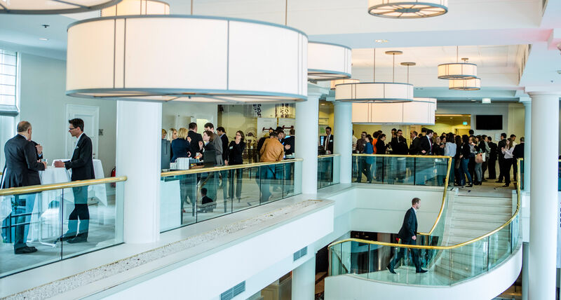 Über 180 Teilnehmer freuten sich auf zwei spannende Tage rund um das Thema Lead Management – diesmal im Münchner Marriott Hotel. (Bildquelle: marconomy © Loredana La Rocca)
