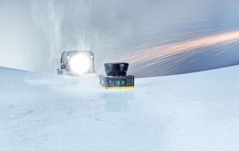 Sicherheitstechnik: Der nanoScan3 von SICK überwacht die Umgebung mit einem 275-Grad-Scanfeld bei kompakter Bauhöhe. (Bild: Sick)