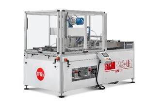 Der neue Kartonaufrichter TF12 Small ist eine effiziente Verpackungslösung für Produktionen mit wenig Platz. (Bild:  SACMI Packaging & Chocolate)