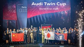 Das deutsche Team hat den Audi Twin Cup 2026 geholt. Im Foto: Die Siegermannschaften der Einzelkategorien „Sales“, „Aftersales“, „Team“ und „Gesamt“. (Bild: Stefan Bösl)