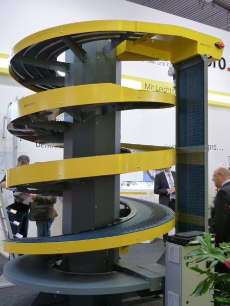 Denipro zeigte eine Fördertechnik-Neuheit, die es ermöglicht mit geringen Energieaufwand Niveau-Unterschiede von mehreren Metern zu überwinden. (Archiv: Vogel Business Media)