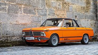 Für immer mehr klassische Automobile führt der Fahrwerkhersteller KW Automotive in der Höhe und im Fahrkomfort einstellbare Sportfahrwerke ein. Nun auch für die 02er-Cabriolets von BMW. (Bild: KW)