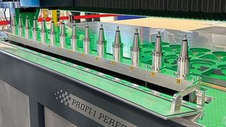 Profi-1 Performance von Harmuth CNC-Frästechnik mit encodergesteuerter Frässpindel und integriertem Werkzeugwechsler. (Bild: Mitsubishi Electric)