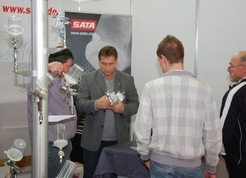 Alles für den Lackierbetrieb bei Sata. (Archiv: Vogel Business Media)