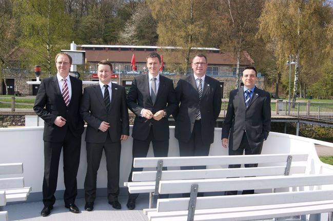 Steffen Ebner (NT plus), Jochen Bless (Actebis Peacock), Uwe Neumeier (Actebis-Peacock-Chef), Volker Schwellenberg (NT-Plus-Chef) und Wigand Maetner (Leiter Teleprofi). (Archiv: Vogel Business Media)