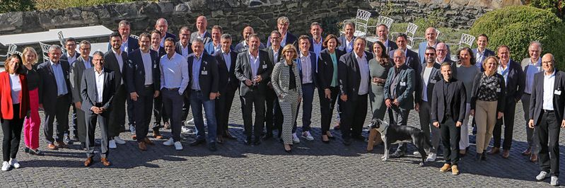 Am 6. und 7. Oktober trafen sich exklusiv geladene Vorstände und Geschäftsführer der führenden deutschen Systemhäuser, Service Provider und Distributoren auf dem geschichtsträchtigen Petersberg in Bonn/Königswinter.(Bild:  Vogel IT-Medien)