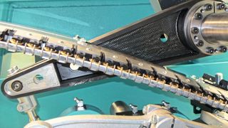 An den Hebel des Barrenantriebs einer Textilmaschine werden hohe Anforderungen in Bezug auf  Steifigkeit und Dynamik gestellt. (LiCoMo)