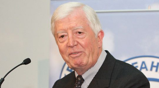 Eigentlich zu viel des Lobes befand Robert Rademacher nach dem Reigen der Festredner. Andererseits sei auch nichts falsches gesagt worden, schmunzelte er. (Archiv: Vogel Business Media)