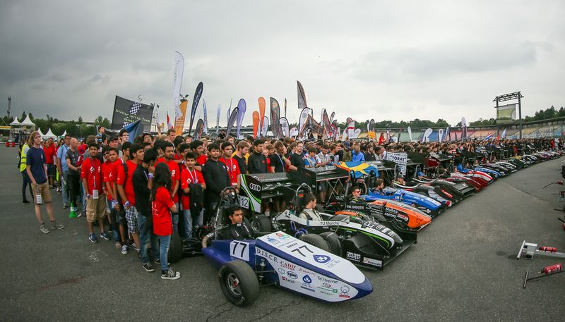 115 Studenten-Team kämpften am 29. Juli bis 3. August um den Sieg bei dem Formula Student Germany Wettbewerb 2014 am Hockenheimring (Formula Student Germany/Kroeger)