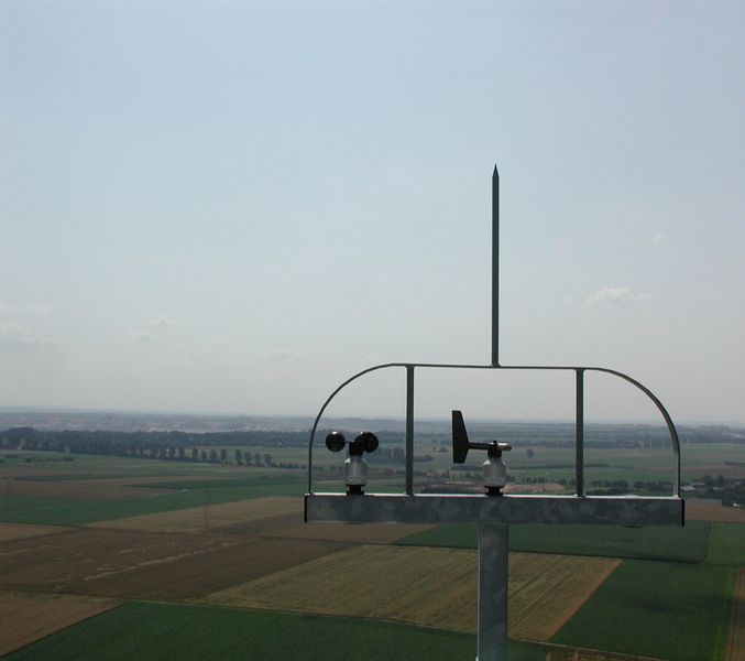 Anemometer und Windfahne liefern keine ausreichenden Informationen für eine effizientere Regelung des elektrischen Pitchsystems. (Bild: SSB Wind Systems)
