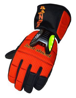 Gutes Tandem: Hybriden aus Textil und Elektronik wie dieser neuartige Feuerwehrhandschuh zeigen das Potenzial der Verdrahtung beider Branchen. (Bild: Graewer)