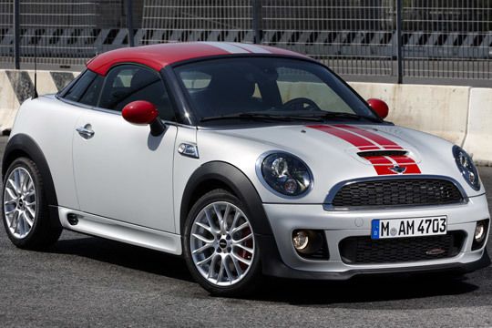 Mini erweitert seine stetig wachsende Modellfamilie um ein Coupé mit schräger Front- und Heckscheibe. (Archiv: Vogel Business Media)