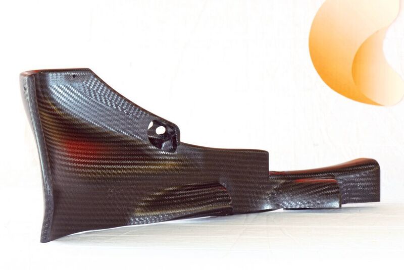 Auswahl von Compositbauteilen, die Connova anfertigen kann. Darunter sind auch Komponenten für die Formel 1. (Connova)